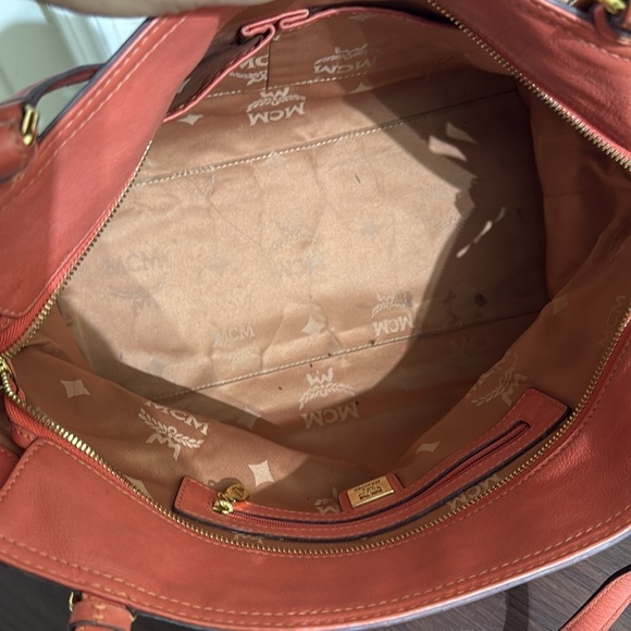 MCM Shoulder Bag in Leather - Picture 8 of 10